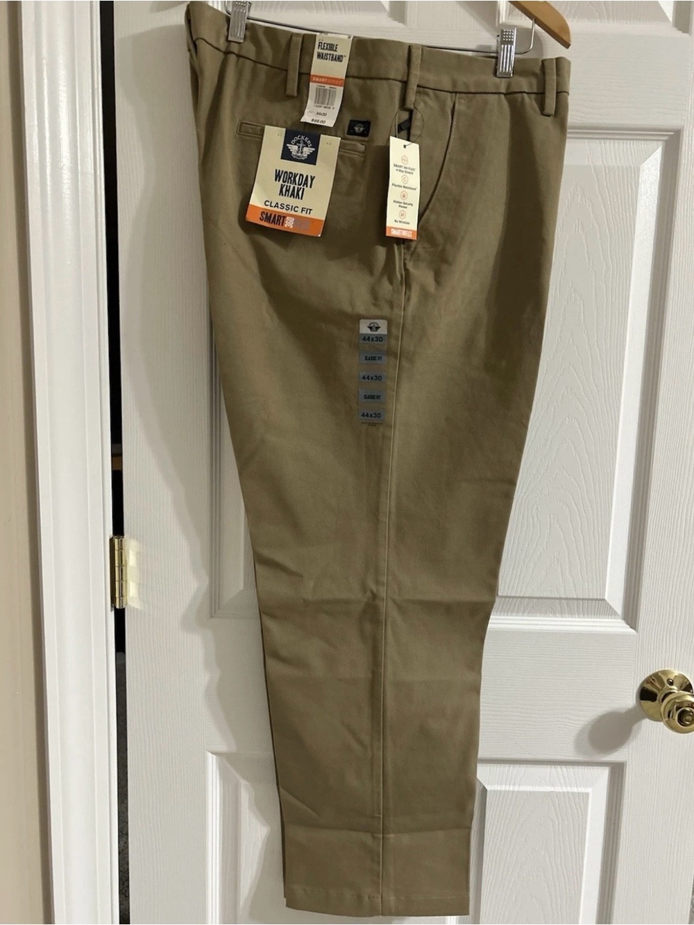 Dockers Workday Khaki Classic Fit Smart 360 Flex Pants NWT 44x30